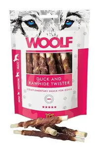 Woolf pochoutka duck&rawhide twister 100g