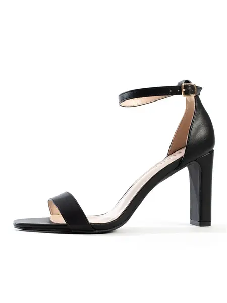 Celena Sandále  čierna