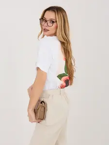 Bílé triko s nápisy