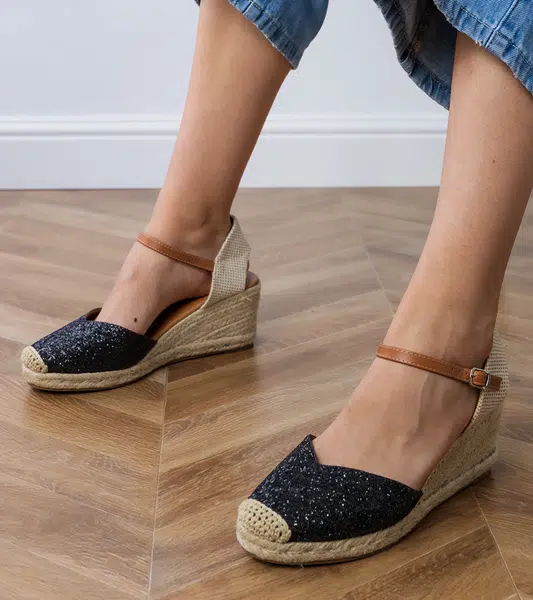 Gemre Black glitter wedge sandals Saluni
