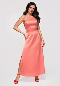 Elegantní maxi šaty s otevřenými zády