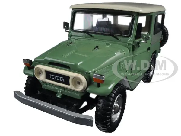 Toyota FJ40 Medium Green 1/24 Diecast Model Car by Motormax