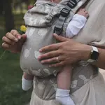 SESTRICE Dreamers natur carrier plus dětské nosítko 10m+ šedé