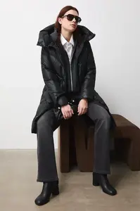 Péřový kabát Medicine