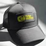 Ridgemonkey outdoors kšiltovka stack logo badge trucker cap smo
