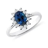 Safírový prsten s brilianty v bílém zlatě KLENOTA