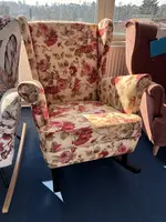 Houpací křeslo Bujak - vzor květin Rojal