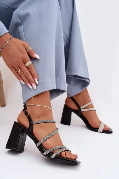 Dámské sandály na podpatku se štrasy Brelia