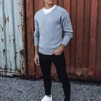 Sweter męski w serek jasnoszary Dstreet