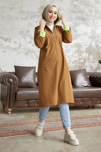InStyle neonový trenčkot se šňůrkou v pase a kapucí - hnědá  zelená