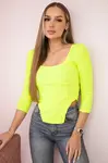 Žebrovaná halenka s výstřihem žluté neonové barvy