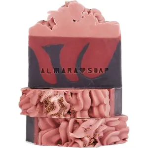 Almara Soap Fancy Cherry Nougat ručně vyráběné mýdlo 100 g
