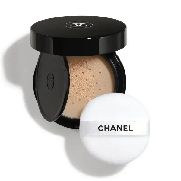 CHANEL POUDRE UNIVERSELLE LIBRE ON-THE-GO FORMAT  SYPKÝ PUDR S PŘIROZENÝM FINIŠEM. CESTOVNÍ FORMÁT - 50 MEDIUM INTENSE 6 g