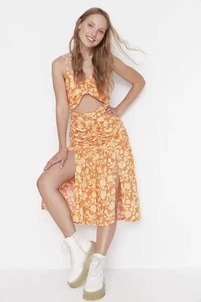 Trendyol Orange Vystřihnuté detailní tkané šaty