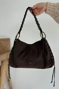 Kožená semišová kabelka s ozdobným šněrováním