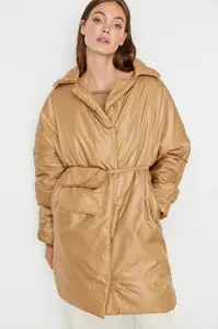 Trendyol s ťavou taškou, opasok detailne oversized prešívaná bunda