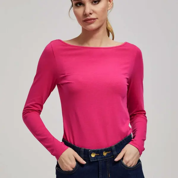 Fitted blouse with long sleeves