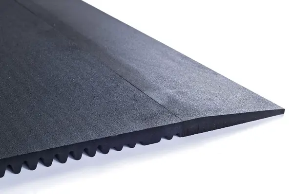 TRINFIT Náběhová hrana 100 cm pro podlahy CROSSFIT černá