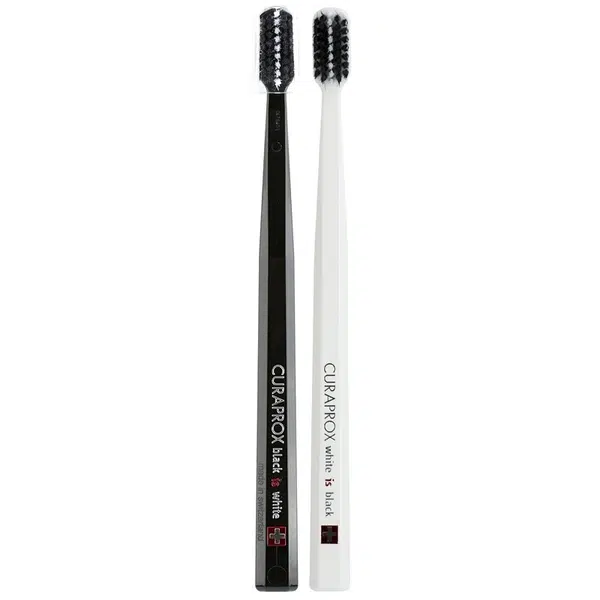 Curaprox 540 Black is White zubní kartáčky ultra soft Black & White 2 ks