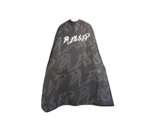 Pánská pláštěnka na stříhání vlasů a vousů Blessed New Era (09149) + dárek zdarma