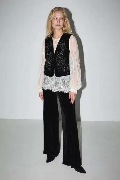 Nohavice Medicine čierna farba, široké, stredne vysoký pás