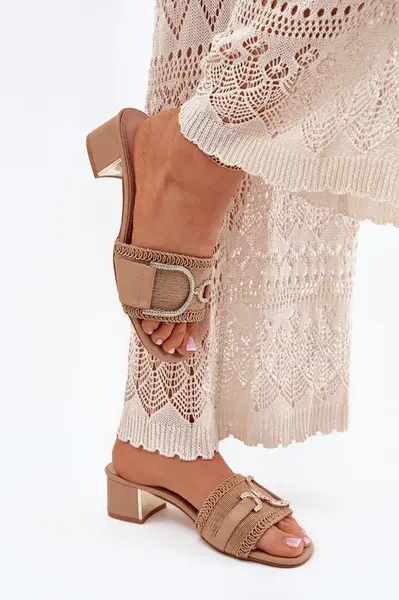 Boto Dámské Sandály Na Podpatku S Ozdobným Detalem Tmavě Béžové Julinemi