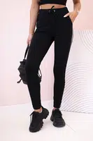 Kesi Dámské teplákové kalhoty s lampasem a šňůrkou v pase černé