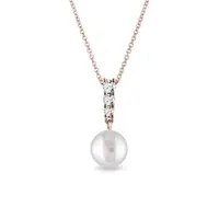 Přívěsek z růžového zlata s perlou a 3 brilianty KLENOTA