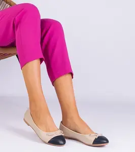 marka niezdefiniowana Beige ballet flats with a bow and black toe Pikolo