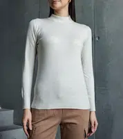 Gemre Beige classic loose-fitting sweater Essana