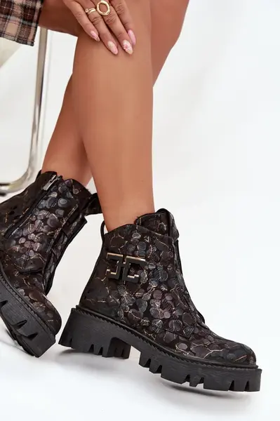 Kožené dámske čižmy s ozdobou vyteplené Artiker