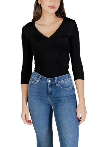 Černé triko s dlouhým rukávem