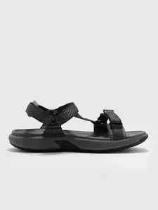 Dámské sportovní sandály 4F