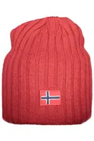 Červená čepice s norskou vlajkou