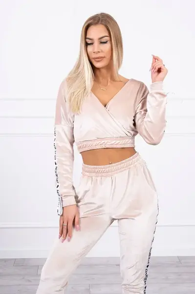 Kesi velurová souprava s nápisem Queen béžová