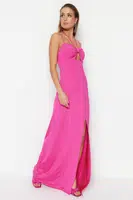 Trendyol Fuchsia Pletené večerní šaty s podšívkou s oknem / výřezem detail