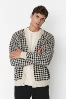 Trendyol béžový pánský oversized V-Neck Crowbarn svetr.