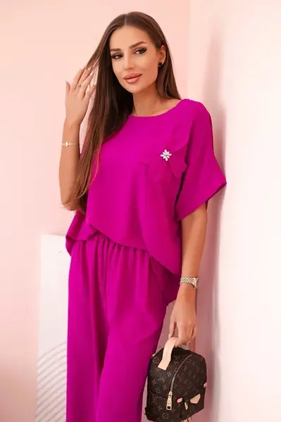 Kesi Włoski Dámský komplet z viskózy s ozdobným květem a širokými kalhotami - fuchsie světlá fialová