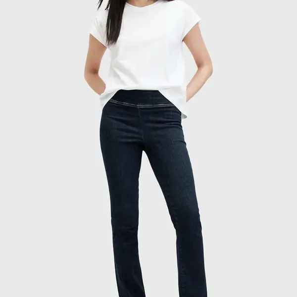 Bavlněné džíny AllSaints DANI SIZEME BOOTCUT tmavomodrá barva, W007EC