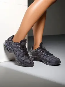 Resti Women's sporty sneakers Dihnan