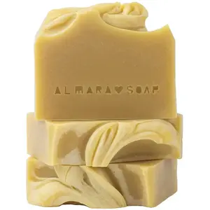 Almara Soap Natural Creamy Carrot ručne vyrobené mydlo 90 g