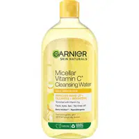 Garnier Rozjasňující micelární voda s vitamínem C* Skin Naturals (Cleansing Water) 700 ml