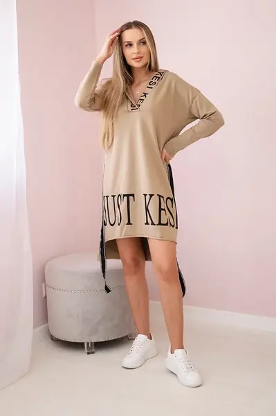 Kesi Šaty s kapucňou a potlačou cappuccino
