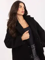 Černý kabát s velkými knoflíčky