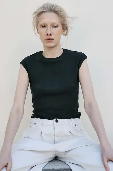 Muuv. Bavlnený top MUUV. TETE