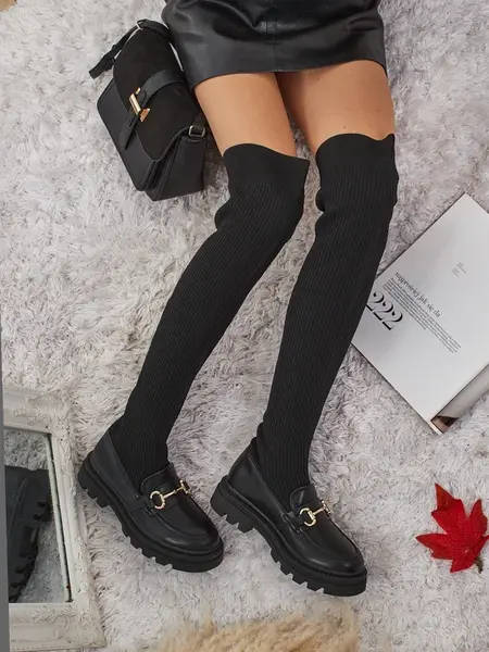 Dámske vysoké slip-on čižmy s ozdobou