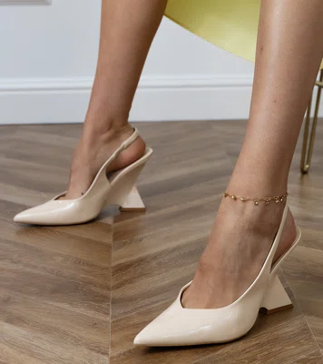 Gemre Beige Wedge Sandals on Geometric Platform Kokkes