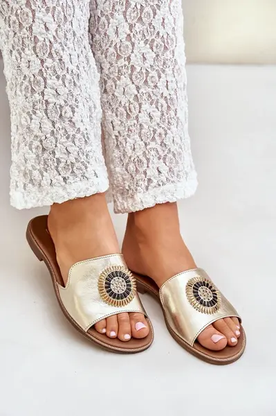 Lewski Shoes Kožené sandály s ozdobou na plochém podpatku Zazoo