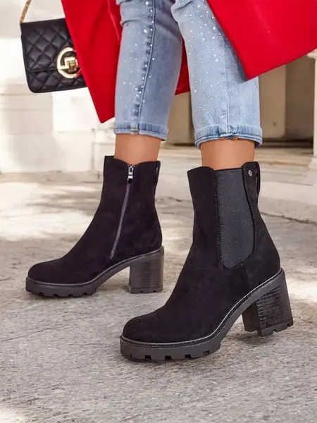 Resti Eko-suede women's ankle boots on a post Weggis