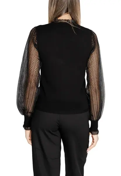 Černý rolák s průhlednými rukávy